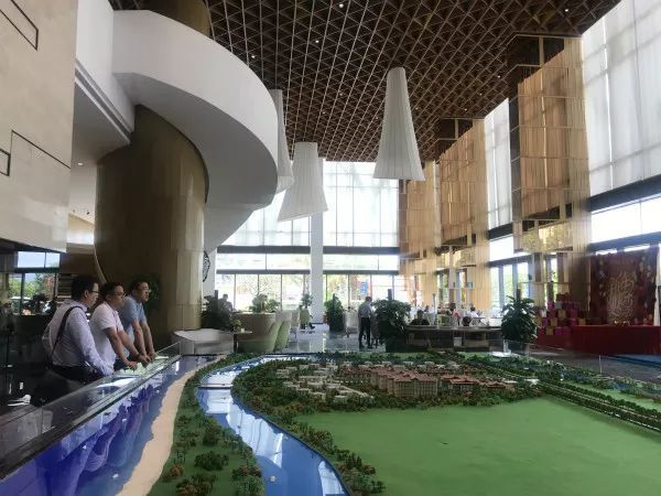 【業(yè)界要聞】一座島的狂歡：成為自貿(mào)區(qū)前后，海南發(fā)生了什么？
